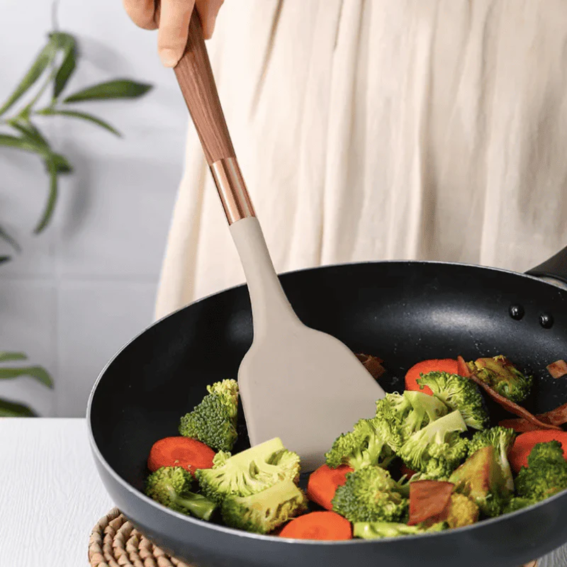 SiliconeEase kitchen utensil set - Heat-resistant & stylish for every kitchen - Image 6