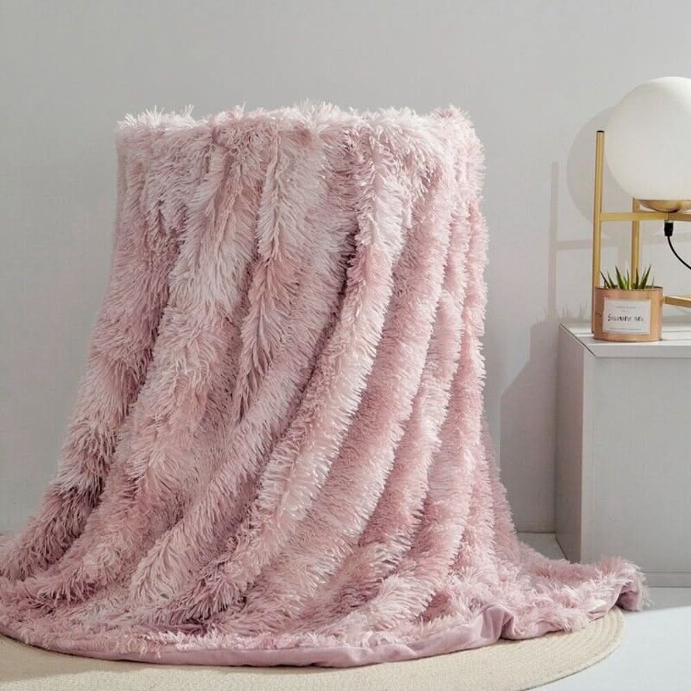 SILKFURIA – Soft artificial fur blanket with velvet-like warmth - Image 5
