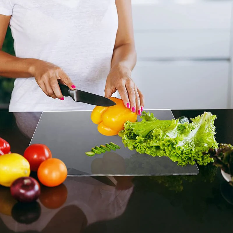 SLICELINE – Acrylic cutting board with non-slip handle and scratch-resistant surface - Image 3