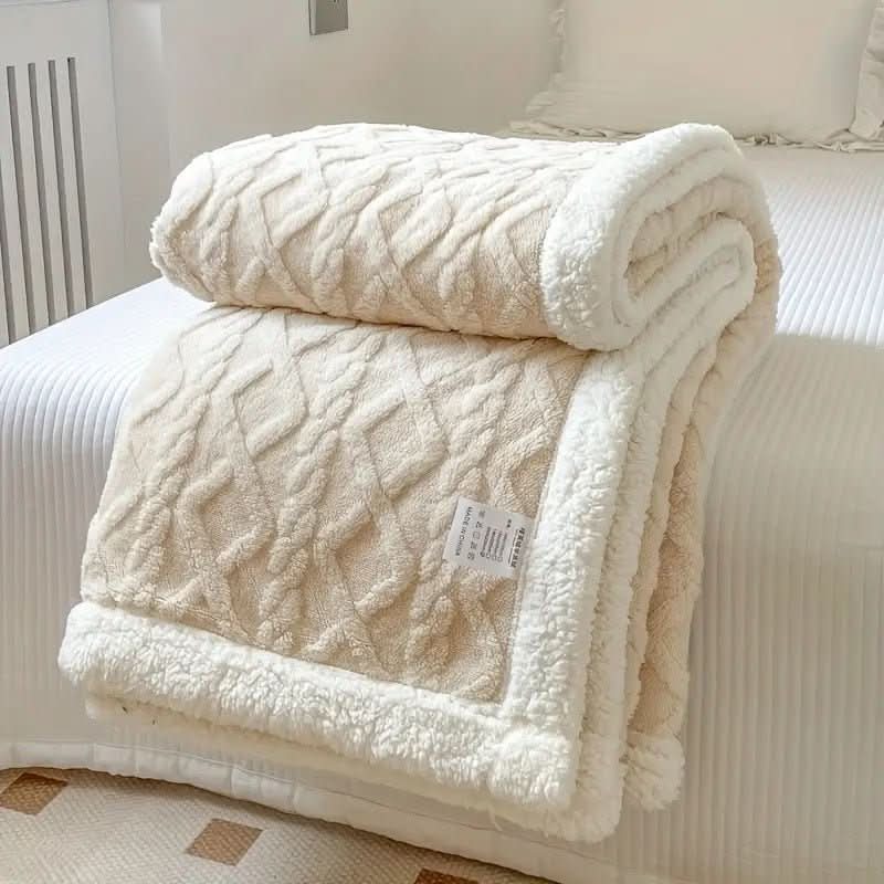 Snuggle Sherpa Blanket – Soft Reversible Fleece Blanket for Year-Round Comfort - Image 7