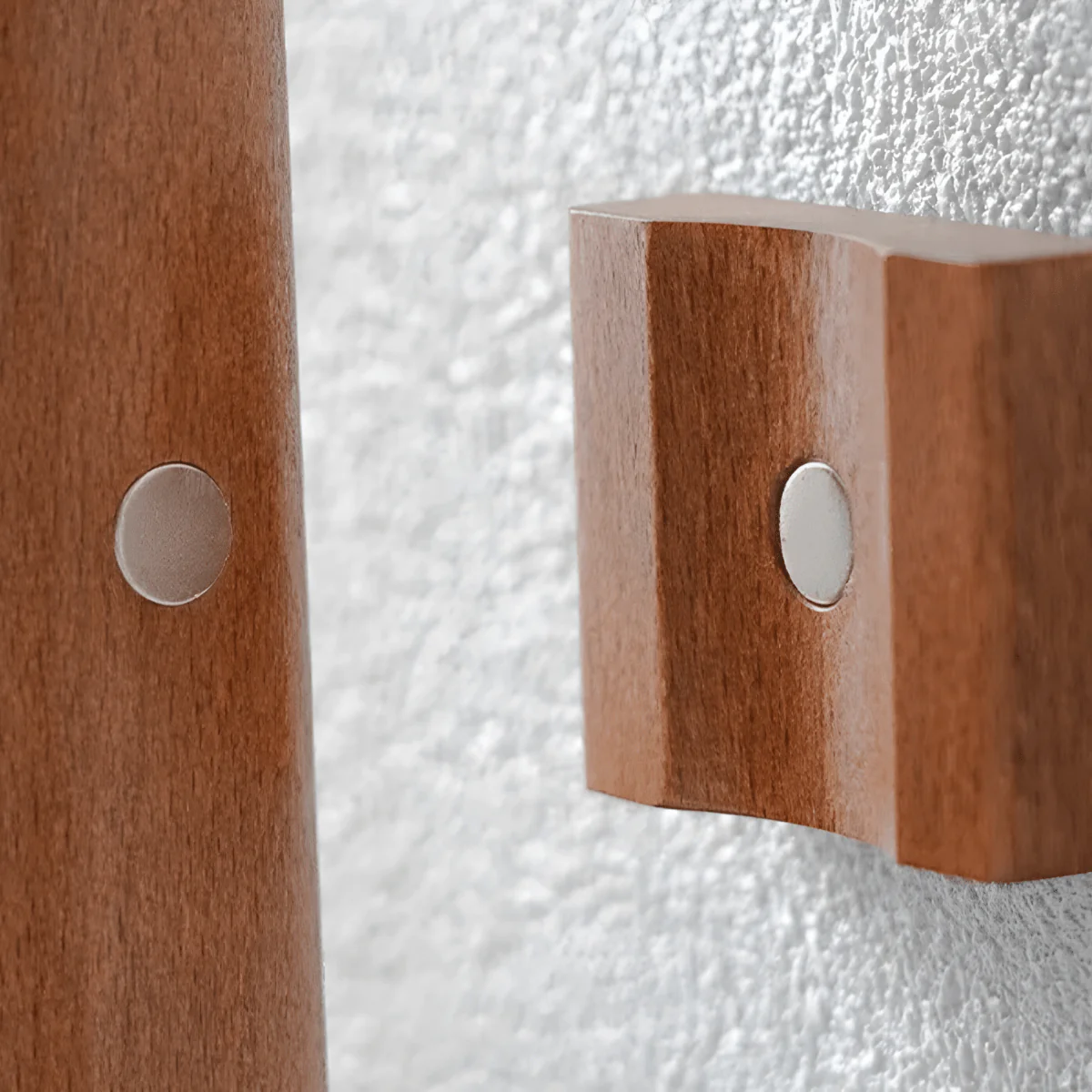 STEPREACHER – Extra long magnetic shoehorn made of wood for effortless putting on - Image 6