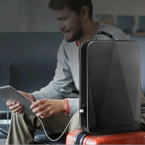 TECHGUARD - Expandable laptop backpack with anti-theft protection & USB port - Image 4