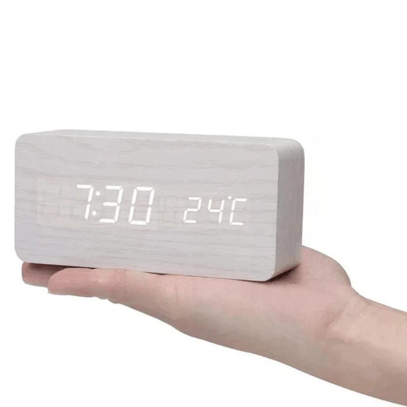 TimberGlow LED alarm clock - Digital & stylish in natural wood design - Image 12