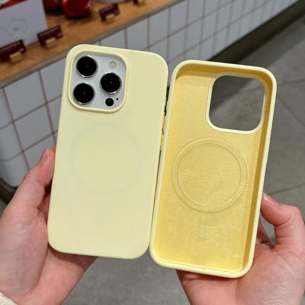 TOUCHLOCK – Soft Magnetic Liquid Silicone Case for iPhone 17 - Image 6