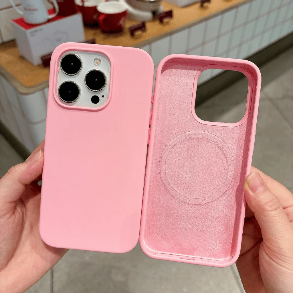 TOUCHLOCK – Soft Magnetic Liquid Silicone Case for iPhone 17 - Image 7