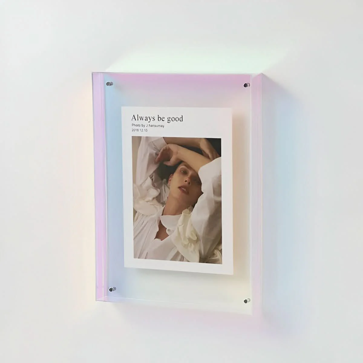 CRYSTAFRAME - Transparent acrylic picture frame for modern picture presentation - Image 13