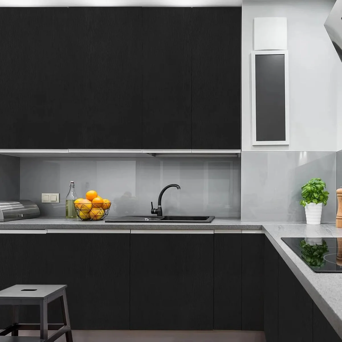 URBANDESIGN – Black peel-and-stick wallpaper in wood look for modern interior upgrades - Image 5