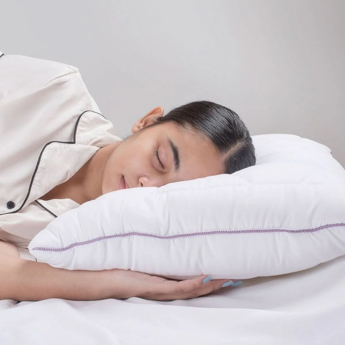 Veluvon Serenity Pillow | Hypoallergenic & Antibacterial | With Lavender Scent | Soft Sleeping Pillow for Sensitive Skin - Image 4
