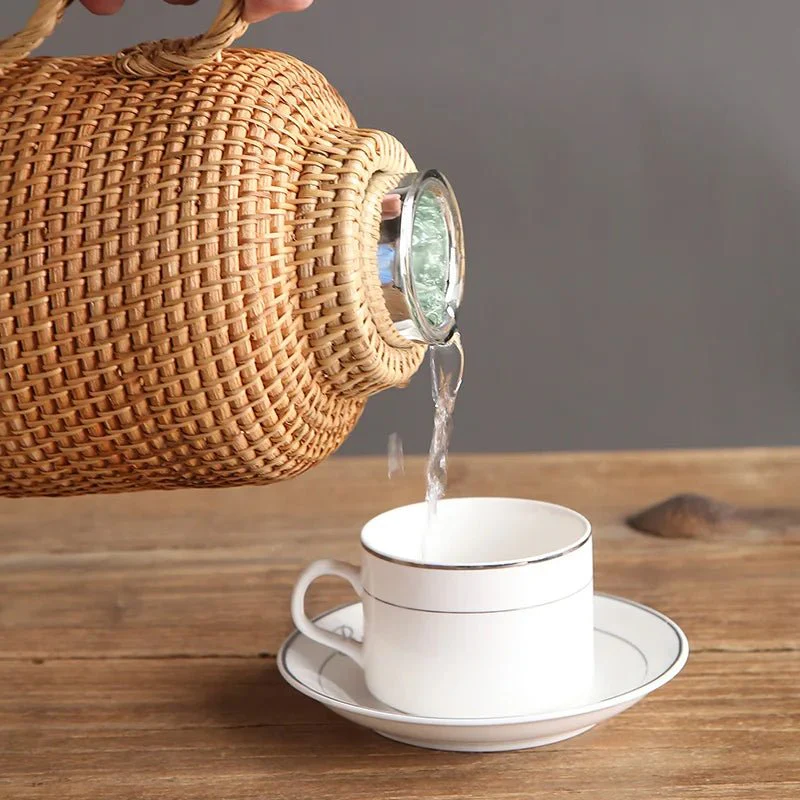 VINTAJUG – 1L insulating rattan thermos jug for hot & cold drinks - Image 2