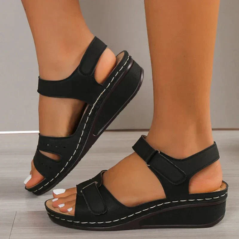 VIREL – Adjustable red women's sandals made of eco-friendly leather - Image 3