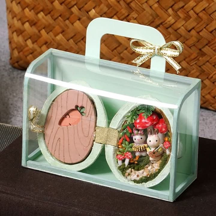 WALDWHISPER – Handmade dollhouse made from walnut shells with interior lighting - Image 12
