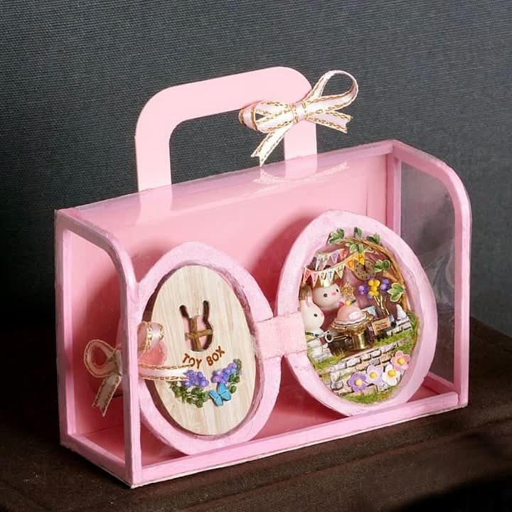 WALDWHISPER – Handmade dollhouse made from walnut shells with interior lighting - Image 17