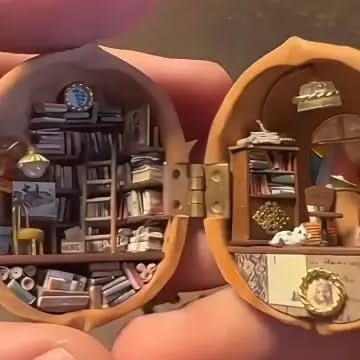WALDWHISPER – Handmade dollhouse made from walnut shells with interior lighting - Image 7