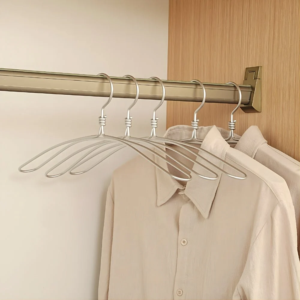 WARDÉX – Heavy-Duty extra wide aluminum clothes hanger set, set of 6 - Image 2