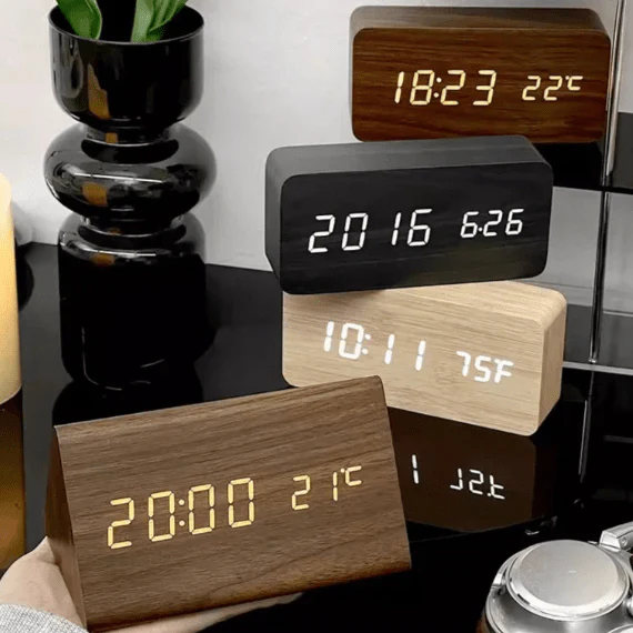 WoodSense LED wooden clock - Voice-controlled & stylish for every room - Image 4